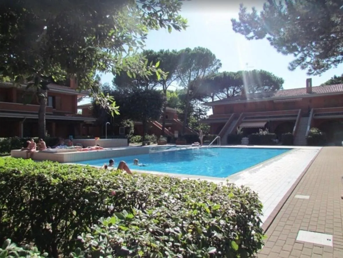 Bright Flat In A Poolside Residence - Beahost Bibione 0*,  Italy